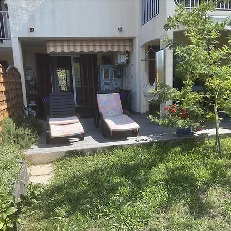 Au P'tit Bonheur A Agay Сasa de vacaciones *